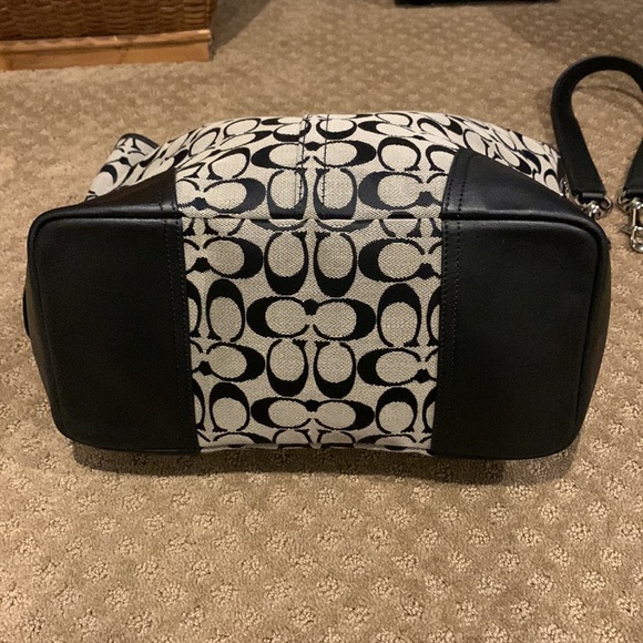 NWOT Vintage Coach “C” Tote/Handbag 11 x 16 Inches In Black - Picture 4 of 10